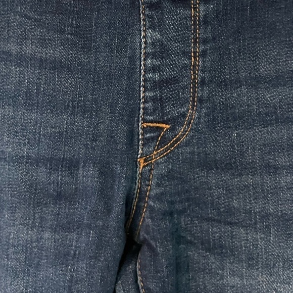 DL1916 Distressed Jess Maternity Jean in Strive - Picture 6 of 12